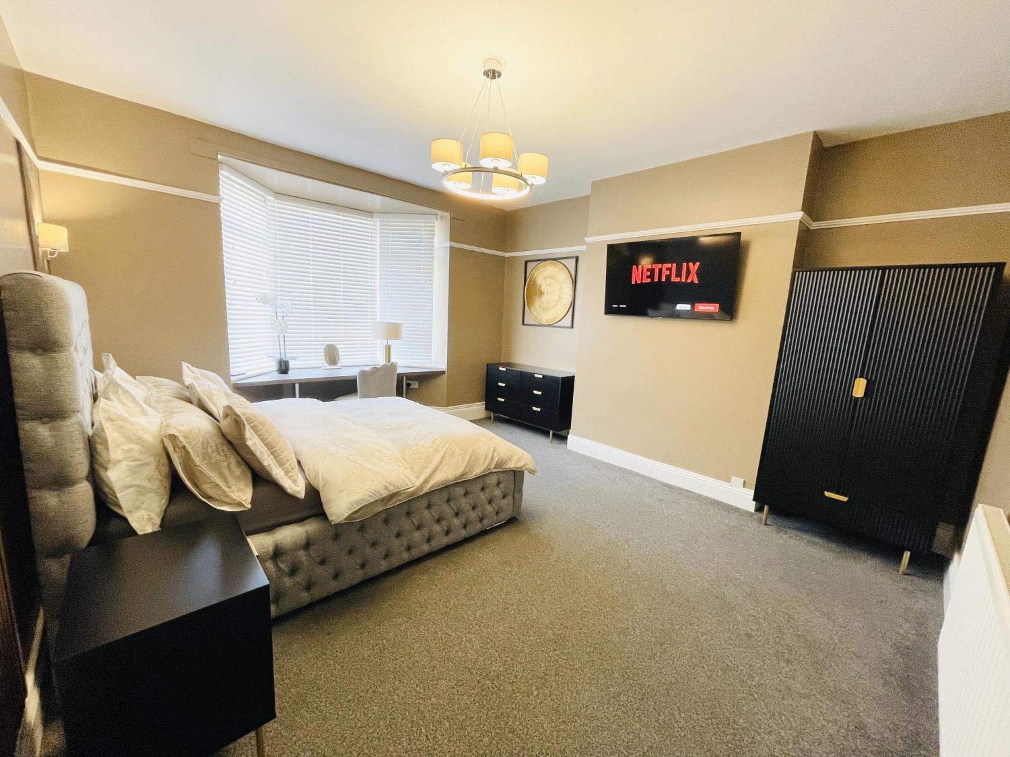 Serenity By The Sea, Stylish Two Bedroom Near The Beach, Apartment South Shields